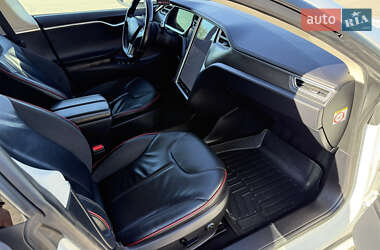 Лифтбек Tesla Model S 2013 в 
