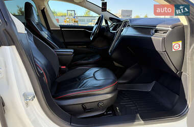 Лифтбек Tesla Model S 2013 в 