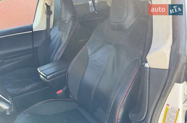 Лифтбек Tesla Model S 2013 в 