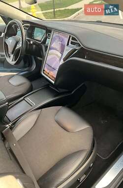 Лифтбек Tesla Model S 2016 в 