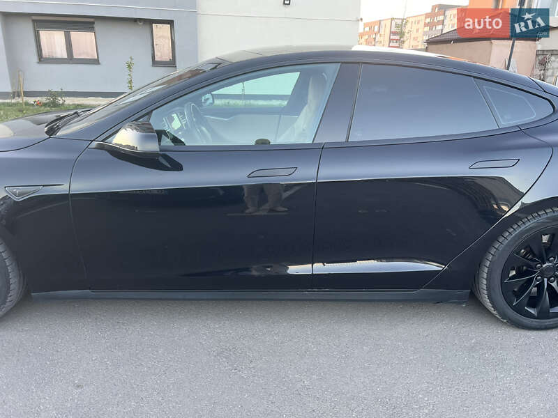 Лифтбек Tesla Model S 2015 в Одессе