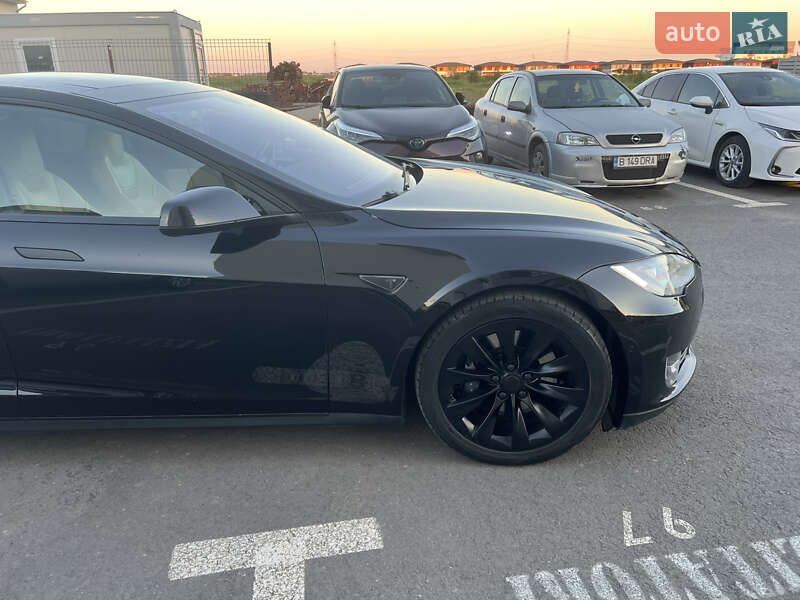 Лифтбек Tesla Model S 2015 в Одессе