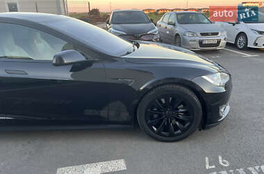 Лифтбек Tesla Model S 2015 в 