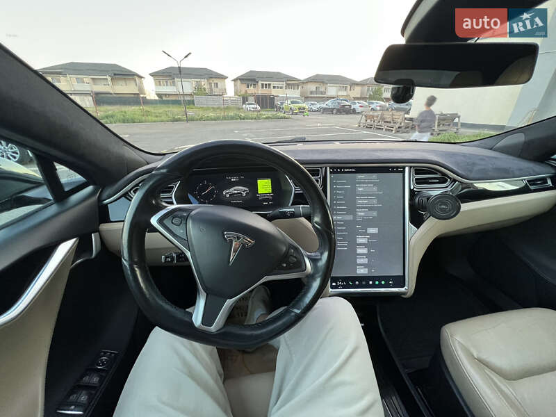 Лифтбек Tesla Model S 2015 в Одессе