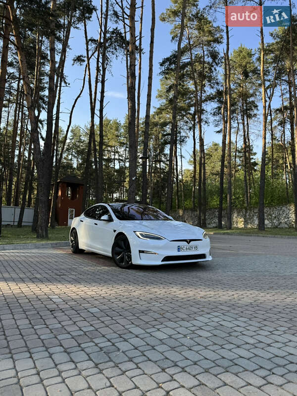 Tesla Model S 2021