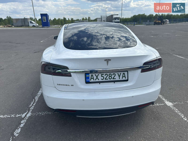 Лифтбек Tesla Model S 2016 в Харькове