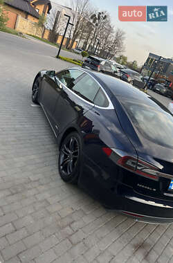 Лифтбек Tesla Model S 2015 в 