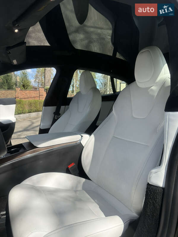 Лифтбек Tesla Model S 2022 в Киеве