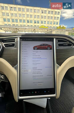 Лифтбек Tesla Model S 2015 в 