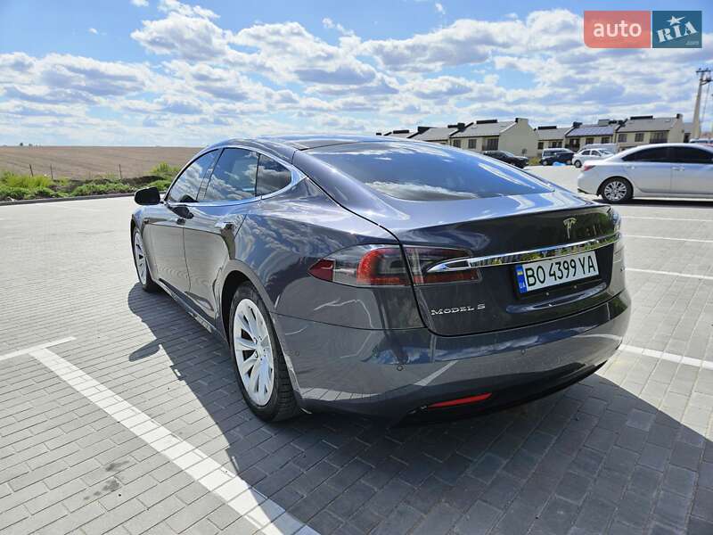 Лифтбек Tesla Model S 2017 в Тернополе