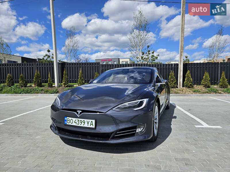 Лифтбек Tesla Model S 2017 в Тернополе
