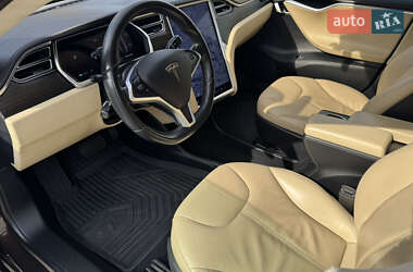 Ліфтбек Tesla Model S 2014 в 