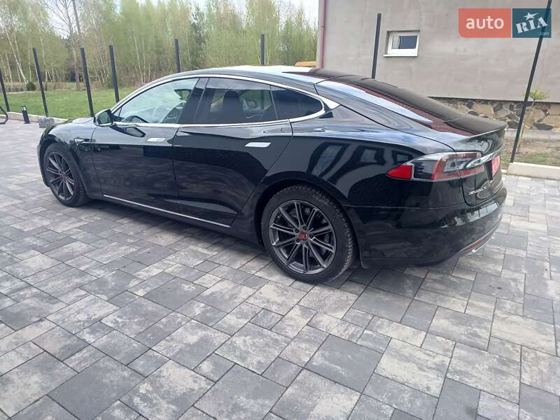 Лифтбек Tesla Model S 2014 в Ровно