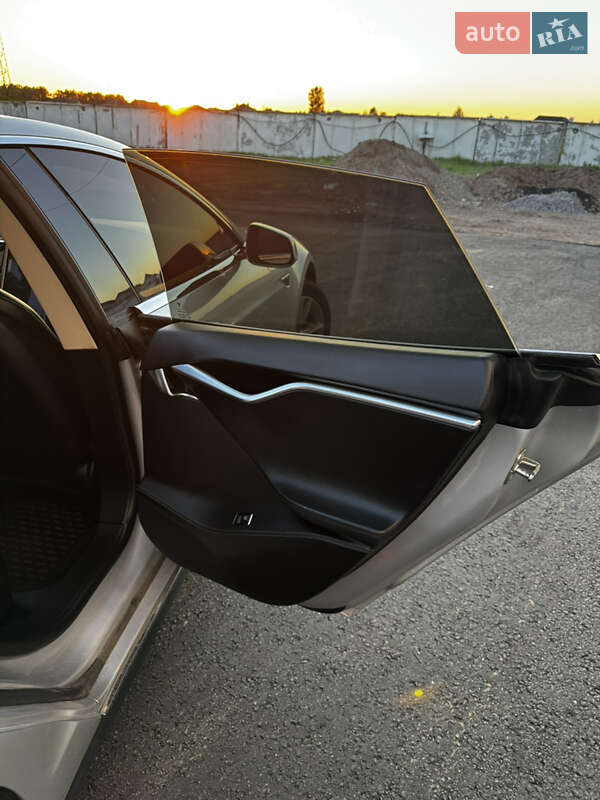 Лифтбек Tesla Model S 2014 в Киеве
