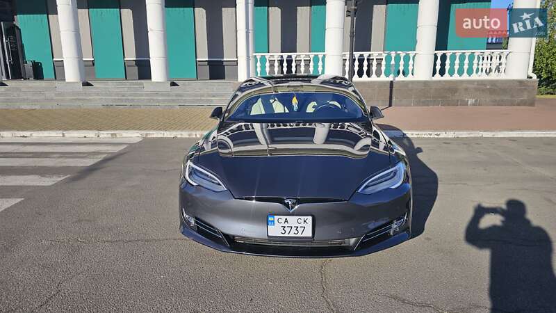 Лифтбек Tesla Model S 2019 в Черкассах