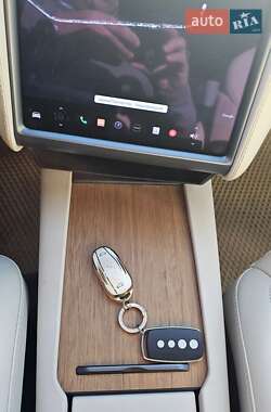 Лифтбек Tesla Model S 2019 в 