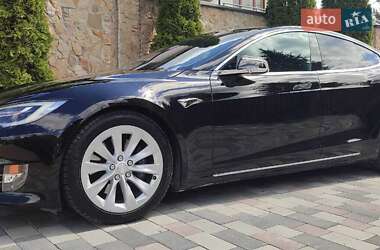 Ліфтбек Tesla Model S 2017 в 