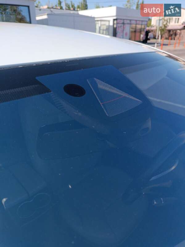 Ліфтбек Tesla Model S 2015 в Одесі фото 10 Ліфтбек Tesla Model S 2015 в Одесі