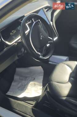 Лифтбек Tesla Model S 2014 в Новояворовске
