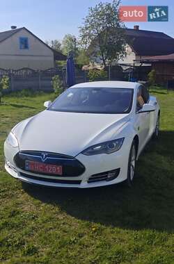 Лифтбек Tesla Model S 2014 в Новояворовске