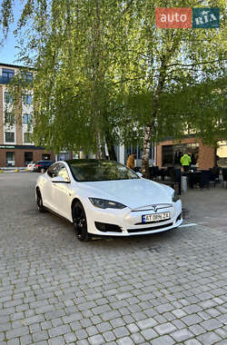 Лифтбек Tesla Model S 2013 в Коломые