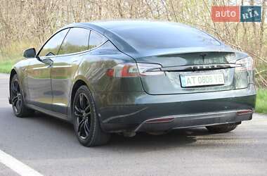 Лифтбек Tesla Model S 2015 в 