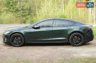 Лифтбек Tesla Model S 2015 в 