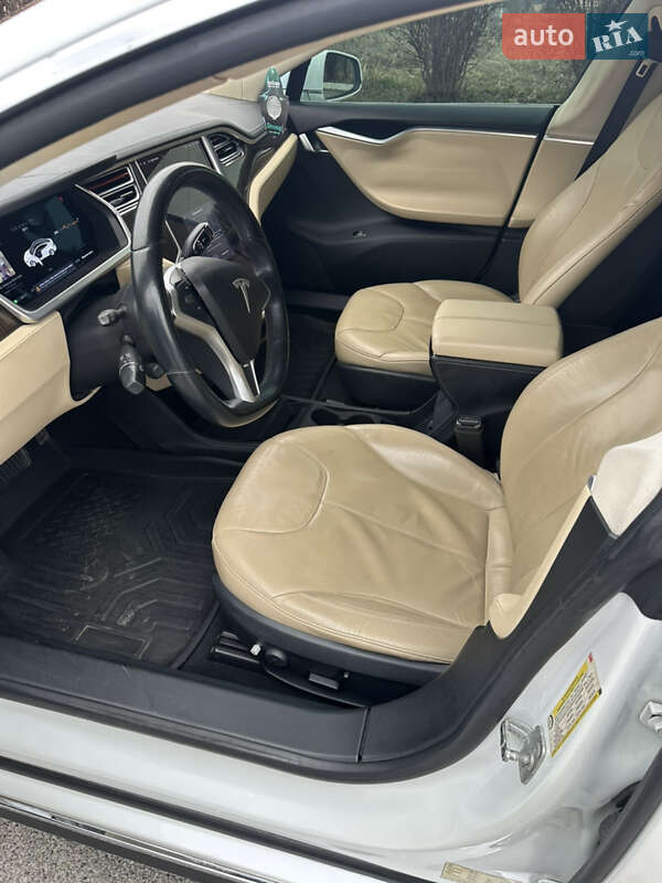 Лифтбек Tesla Model S 2013 в Киеве фото 12 Лифтбек Tesla Model S 2013 в Киеве