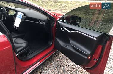 Лифтбек Tesla Model S 2014 в 