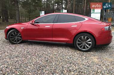Лифтбек Tesla Model S 2014 в 