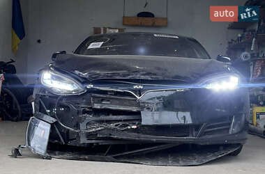Лифтбек Tesla Model S 2016 в Коломые