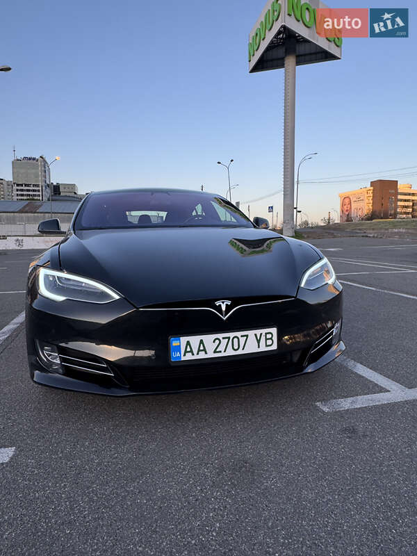 Ліфтбек Tesla Model S 2018 в Києві