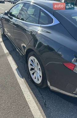 Лифтбек Tesla Model S 2018 в 