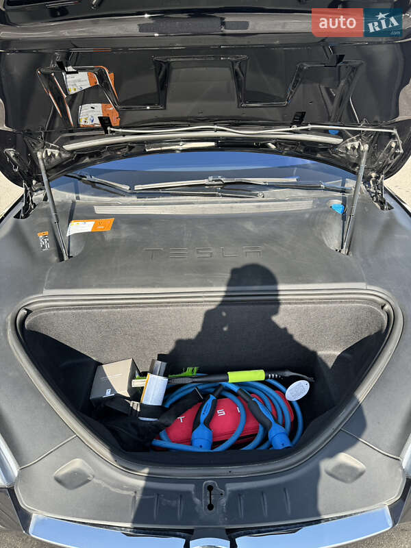 Ліфтбек Tesla Model S 2018 в Києві