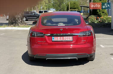 Лифтбек Tesla Model S 2013 в 
