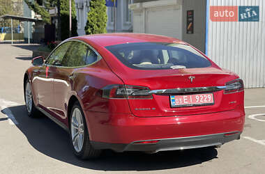 Лифтбек Tesla Model S 2013 в 