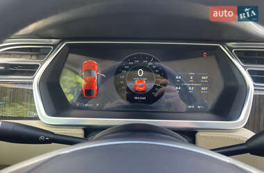 Лифтбек Tesla Model S 2013 в 