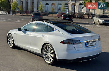 Ліфтбек Tesla Model S 2013 в 