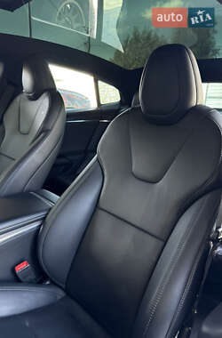 Ліфтбек Tesla Model S 2021 в 