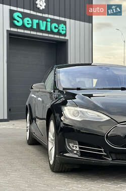 Лифтбек Tesla Model S 2014 в 