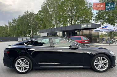 Лифтбек Tesla Model S 2014 в 