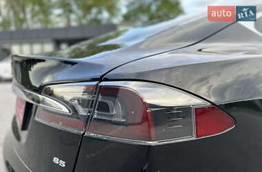 Лифтбек Tesla Model S 2014 в 