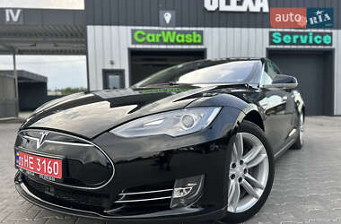 Лифтбек Tesla Model S 2014 в 
