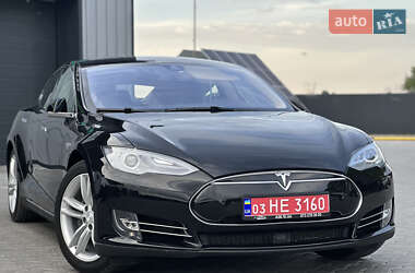 Лифтбек Tesla Model S 2014 в 
