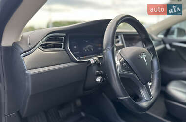 Лифтбек Tesla Model S 2014 в 