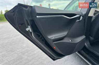 Лифтбек Tesla Model S 2014 в 