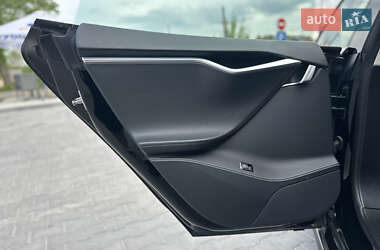 Лифтбек Tesla Model S 2014 в 