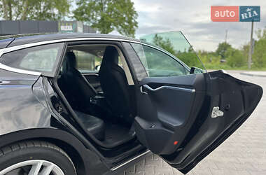 Лифтбек Tesla Model S 2014 в 
