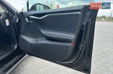 Лифтбек Tesla Model S 2014 в 