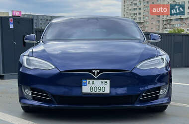 Лифтбек Tesla Model S 2017 в Киеве